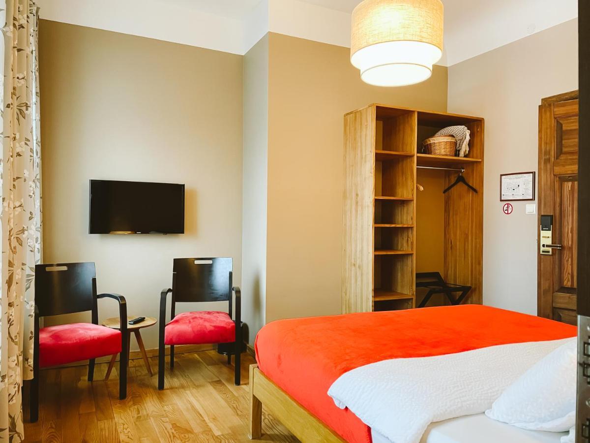 Hotel Benevilla Aluksne Ngoại thất bức ảnh