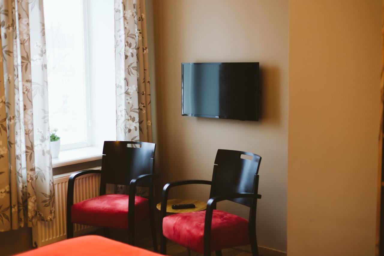 Hotel Benevilla Aluksne Ngoại thất bức ảnh