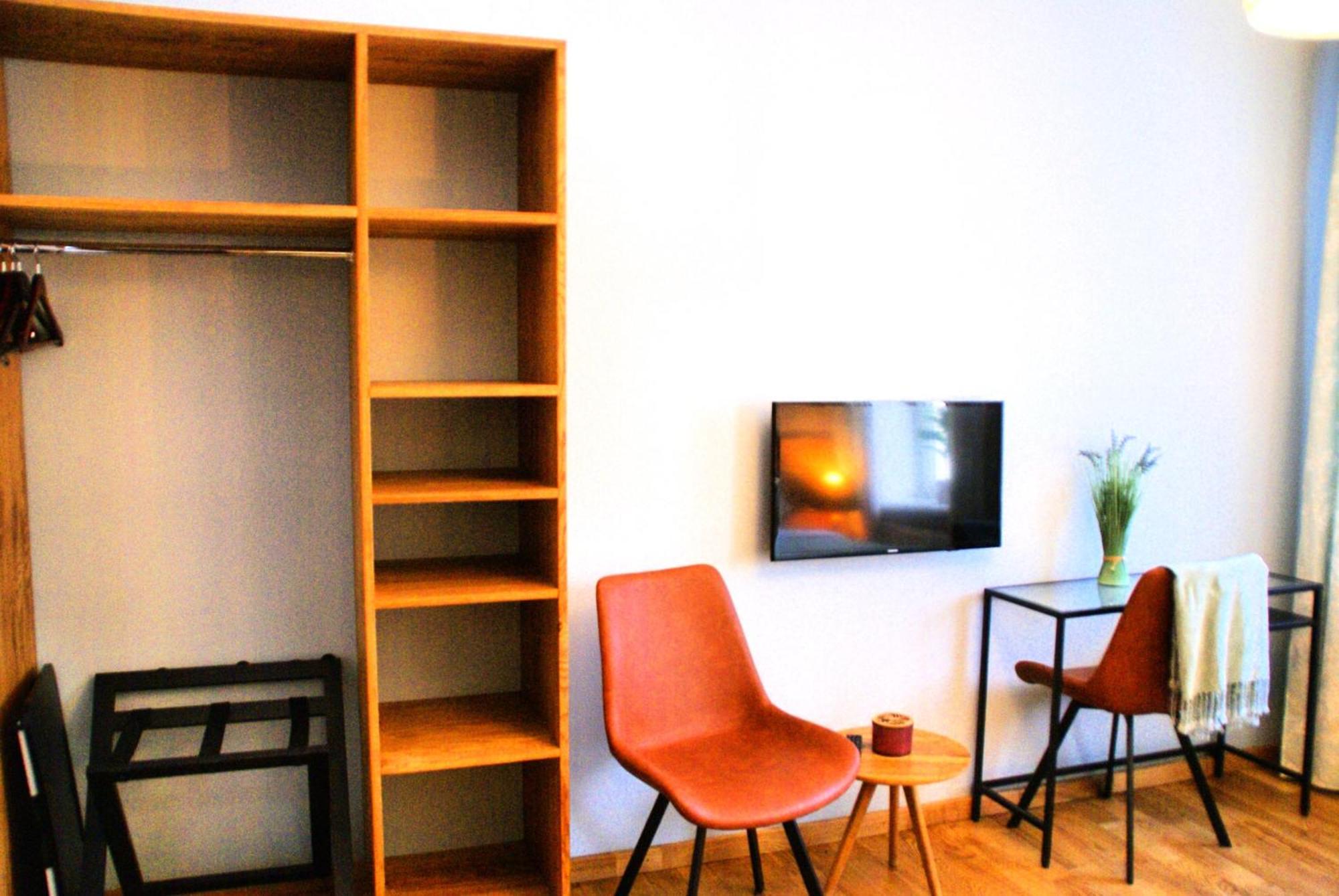 Hotel Benevilla Aluksne Ngoại thất bức ảnh