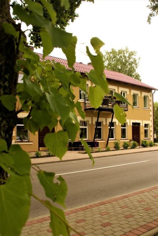 Hotel Benevilla Aluksne Ngoại thất bức ảnh
